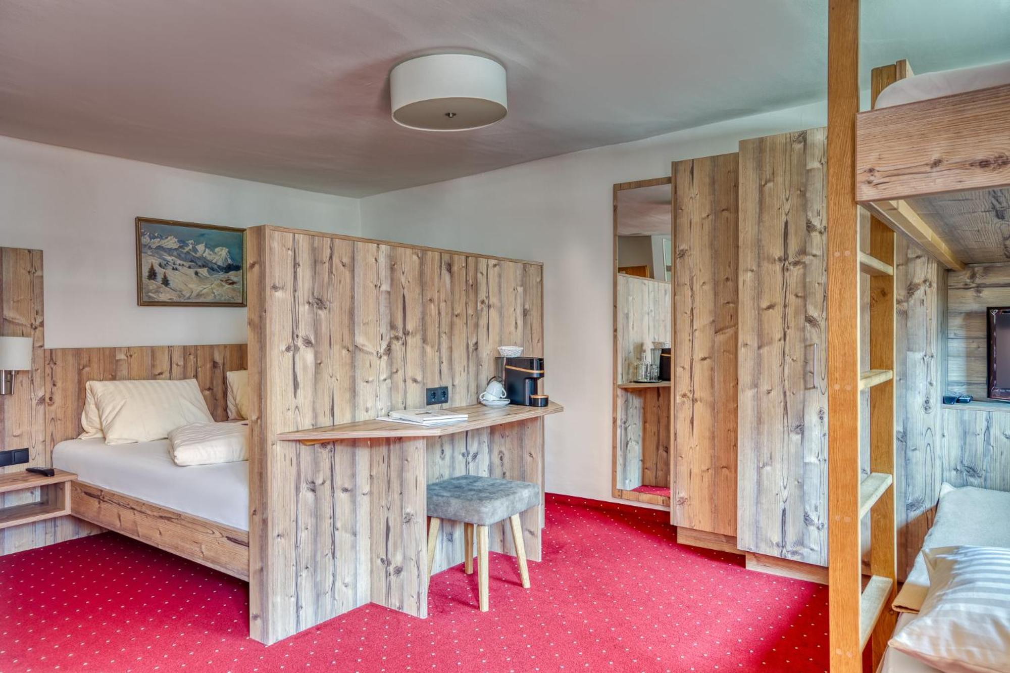 Hotel Jägerhof Oetz Rum bild