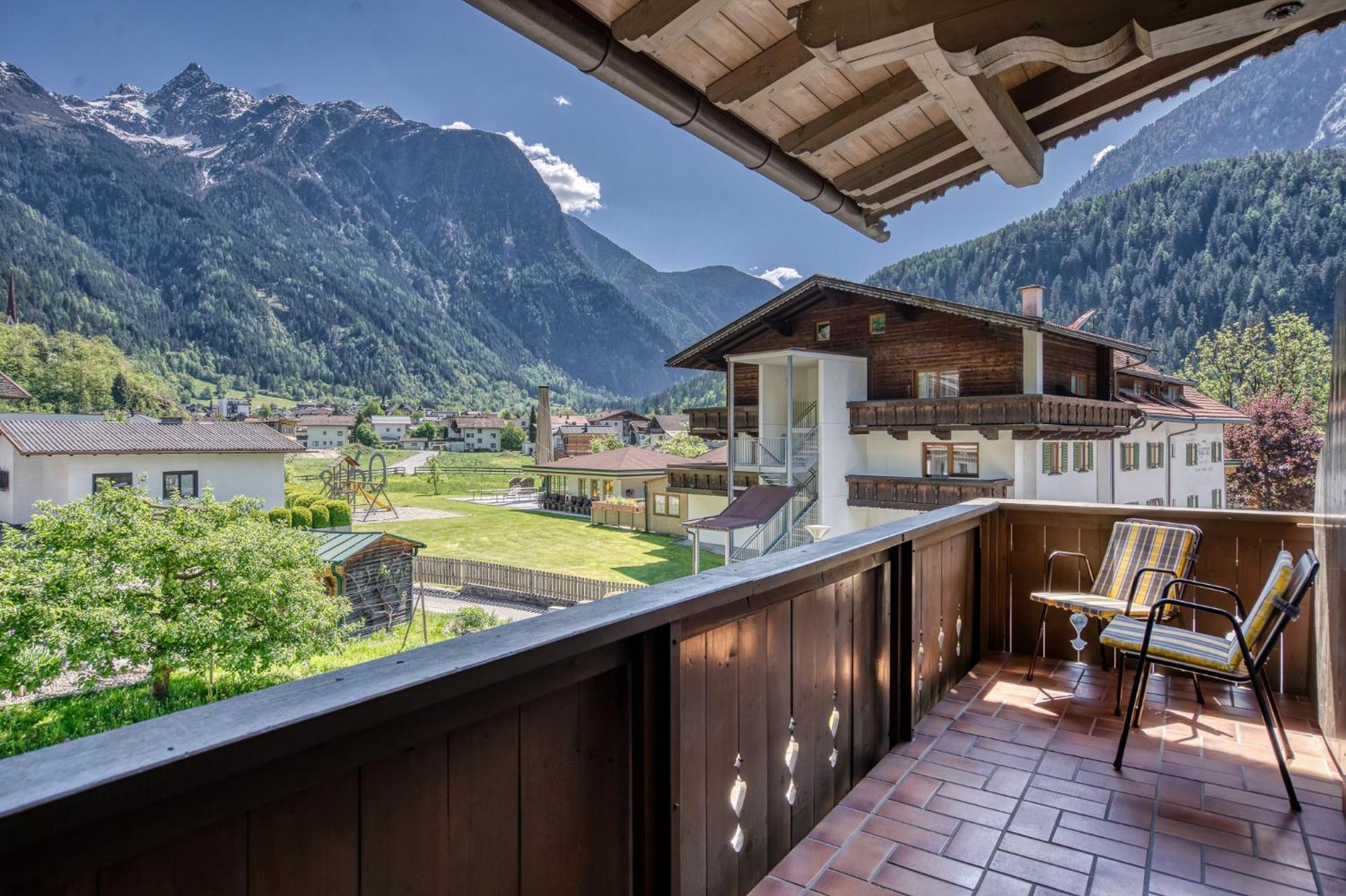 Hotel Jägerhof Oetz Exteriör bild