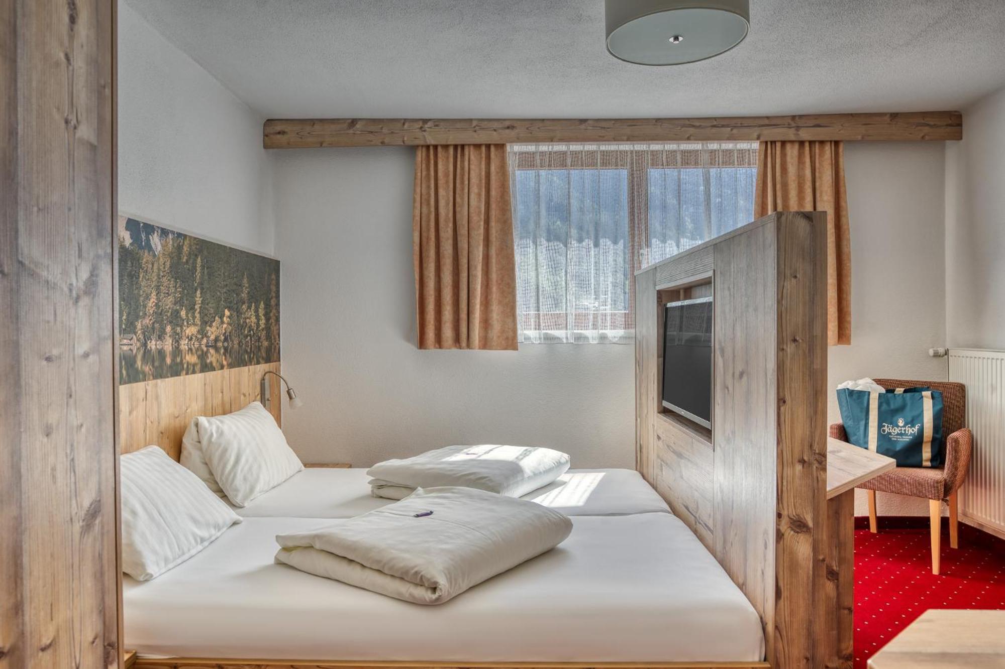 Hotel Jägerhof Oetz Rum bild