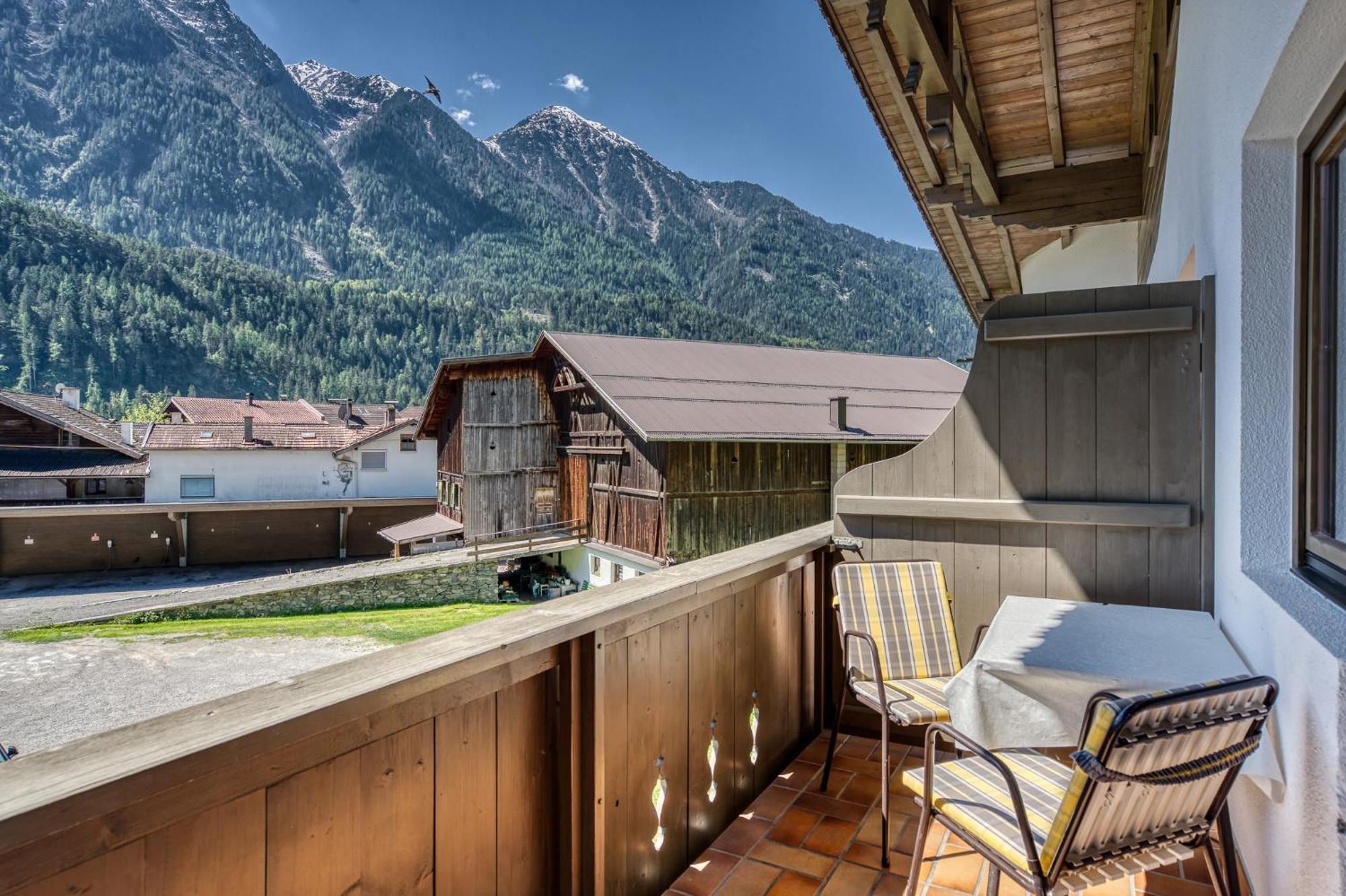 Hotel Jägerhof Oetz Exteriör bild