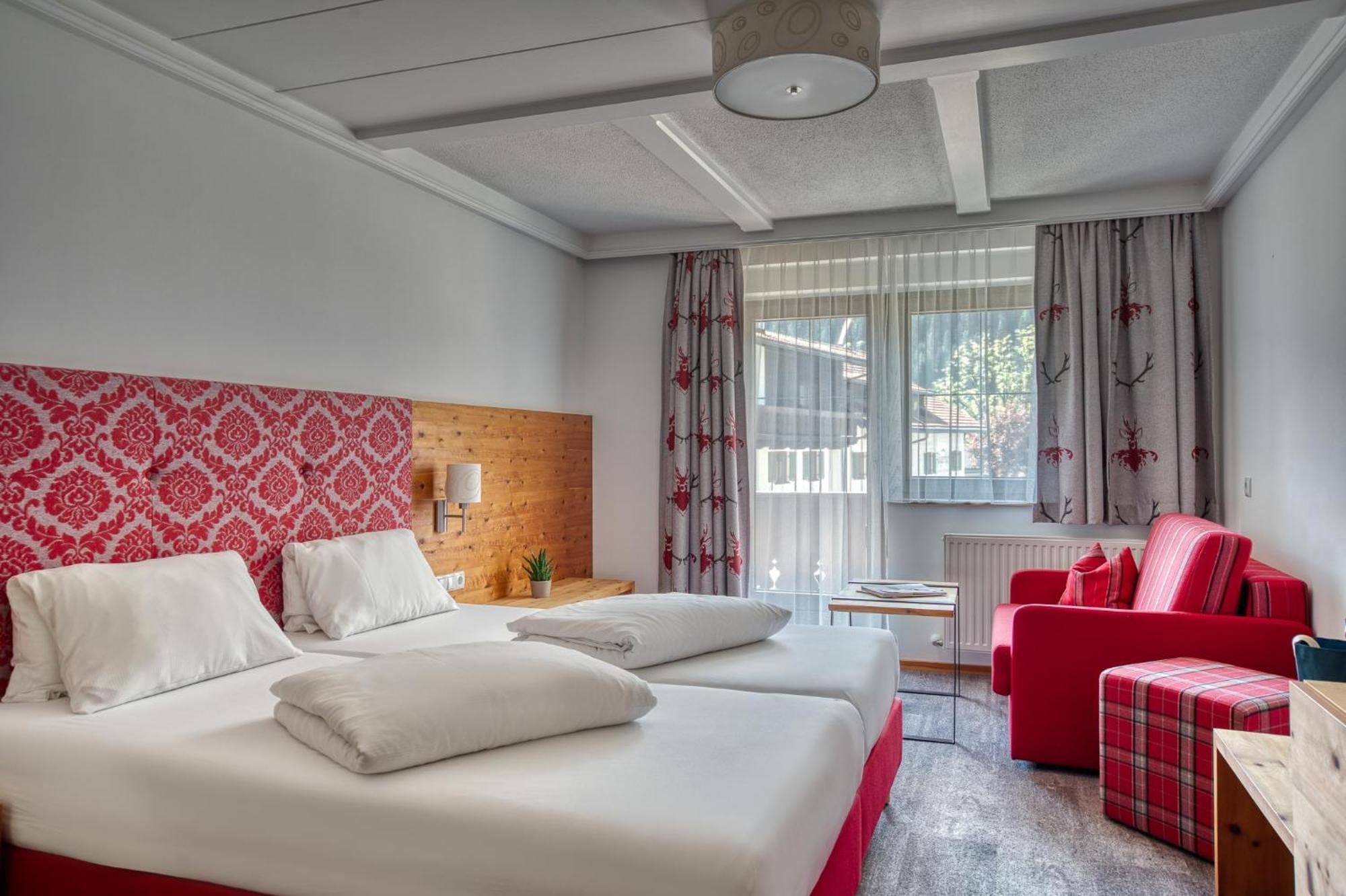Hotel Jägerhof Oetz Rum bild