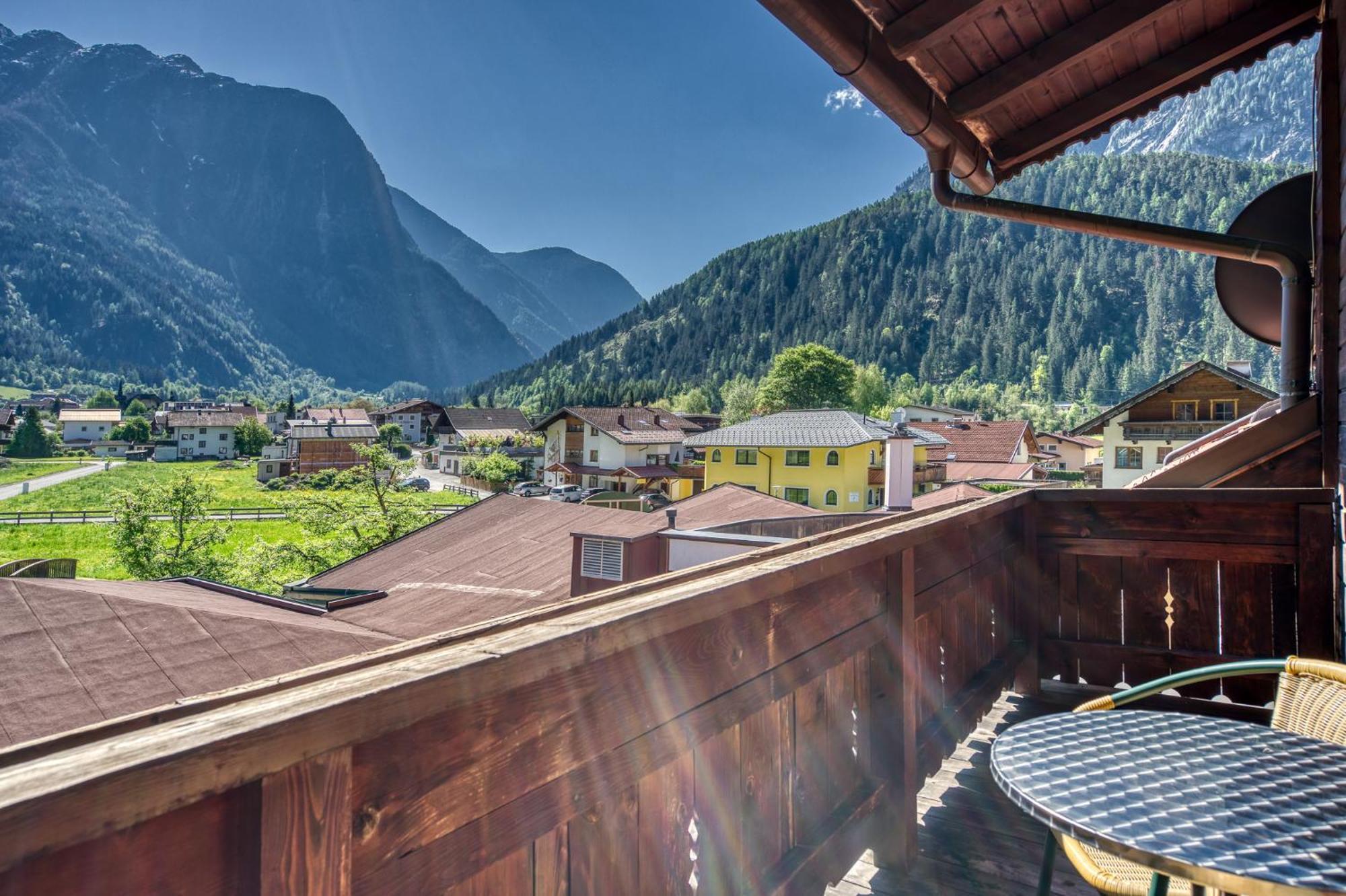 Hotel Jägerhof Oetz Exteriör bild